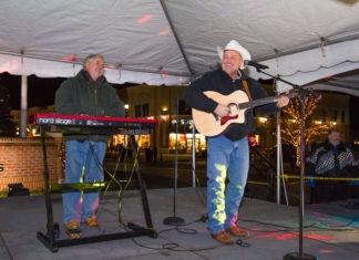 TJ Thomas brings touch of country to benefit CD