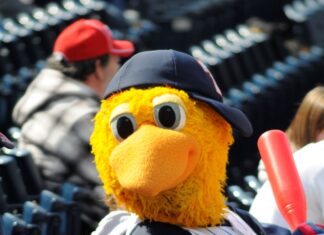 Muddy’s Buddies cater to youngest Hens fans